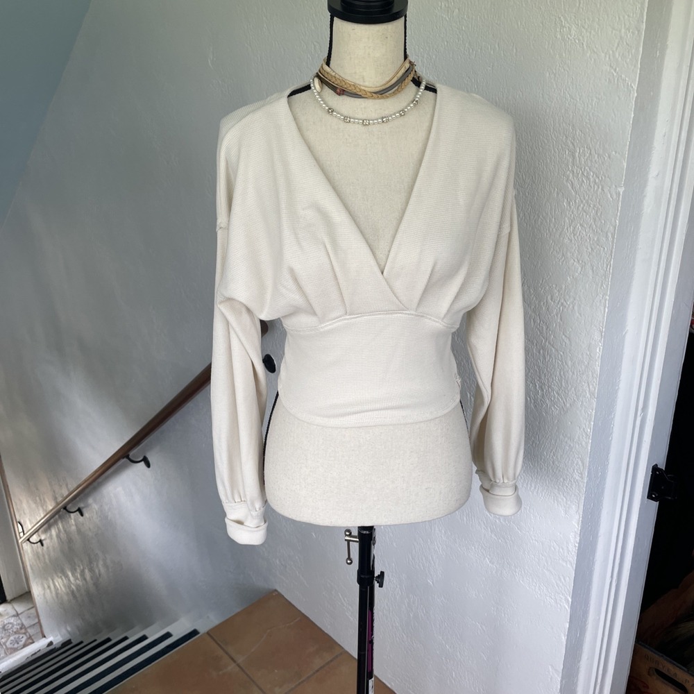 Free People NWOT Cropped Pull Over Sweater Women's Top Size XS Ivory Long Sleeve
